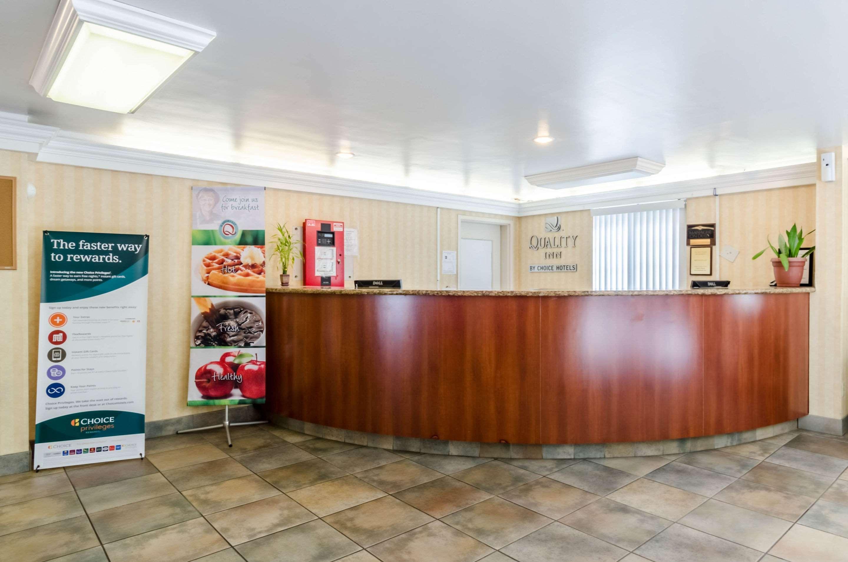 Quality Inn Chicopee-Springfield Exterior foto