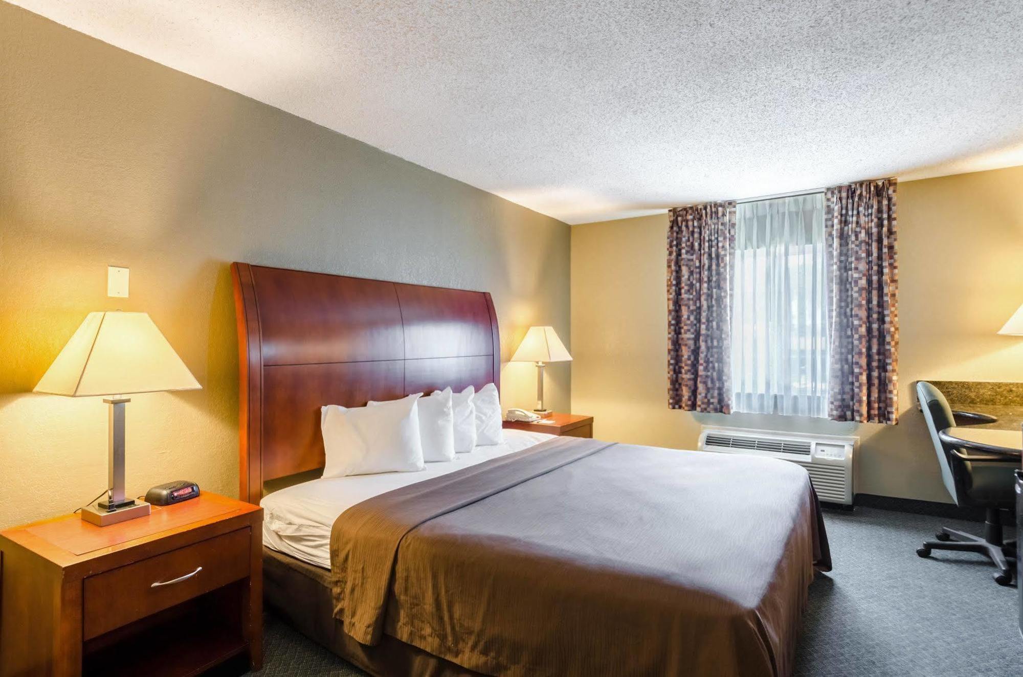 Quality Inn Chicopee-Springfield Exterior foto